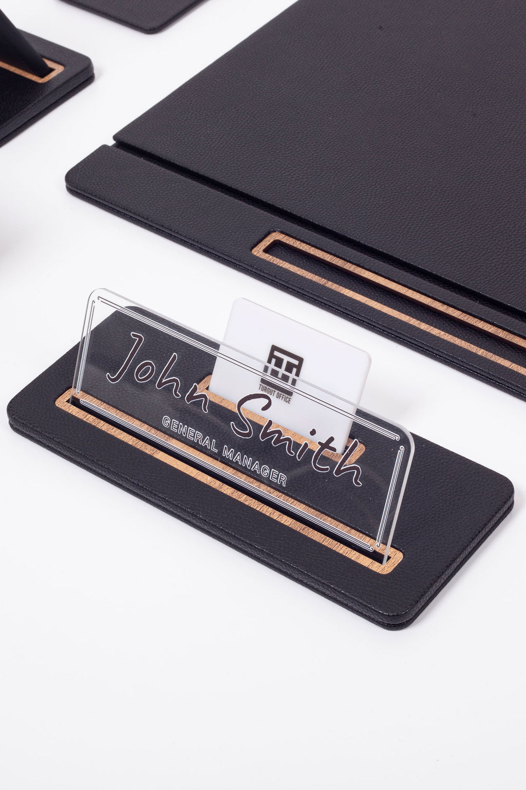 Sirus Leather Desk Set 6 Pieces Covered Model Desk With Nameplate