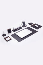 طقم مكتب كابريلا الجلدي، 6 قطع، مكتب مع لوحة اسم.