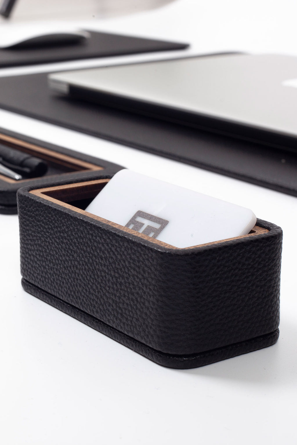 Pera Leather Desk Set 12 Pieces With Three Document Shelves