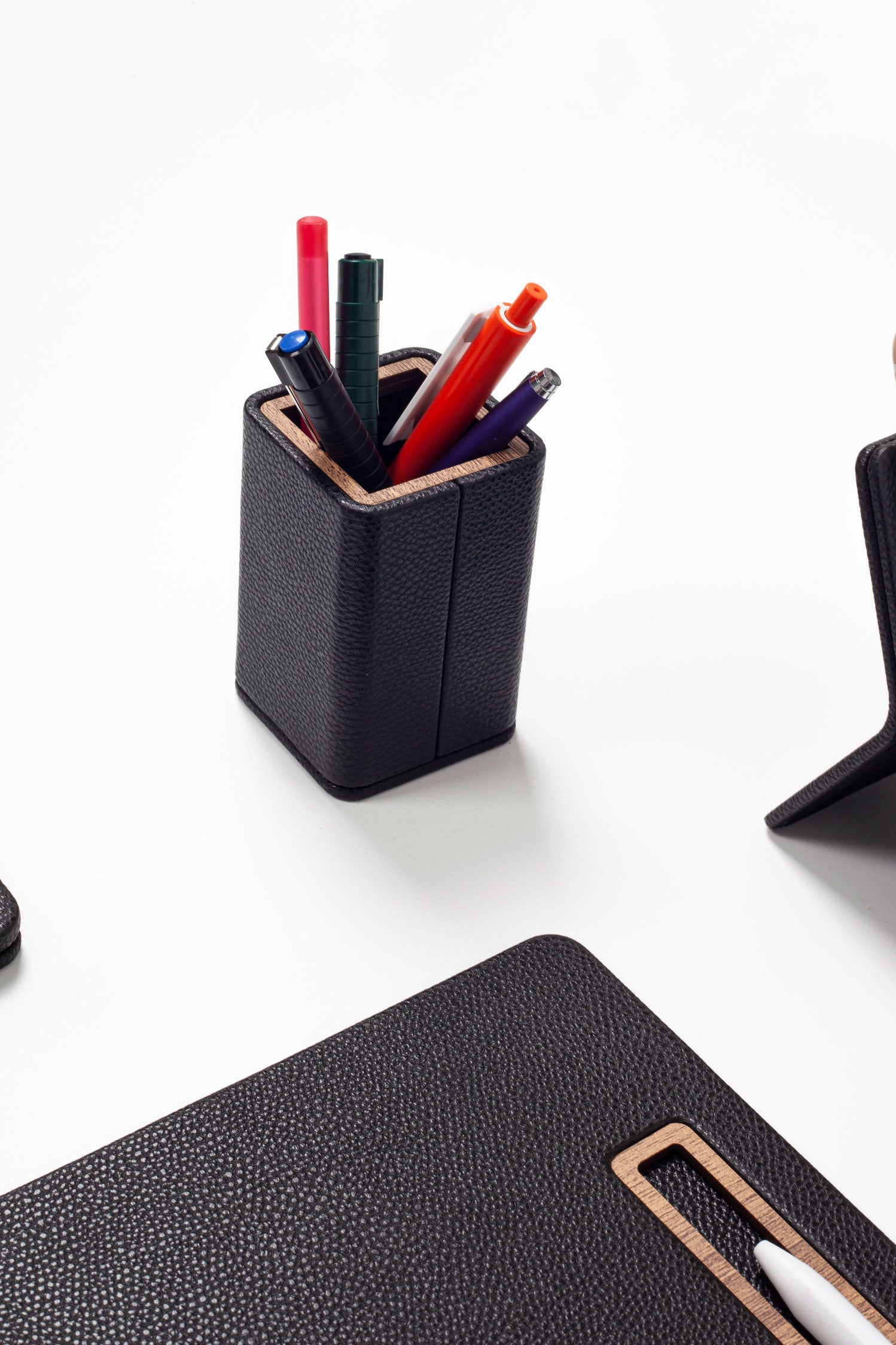 Alya Vertical Slatted Leather Desk Set Black 6 Pcs