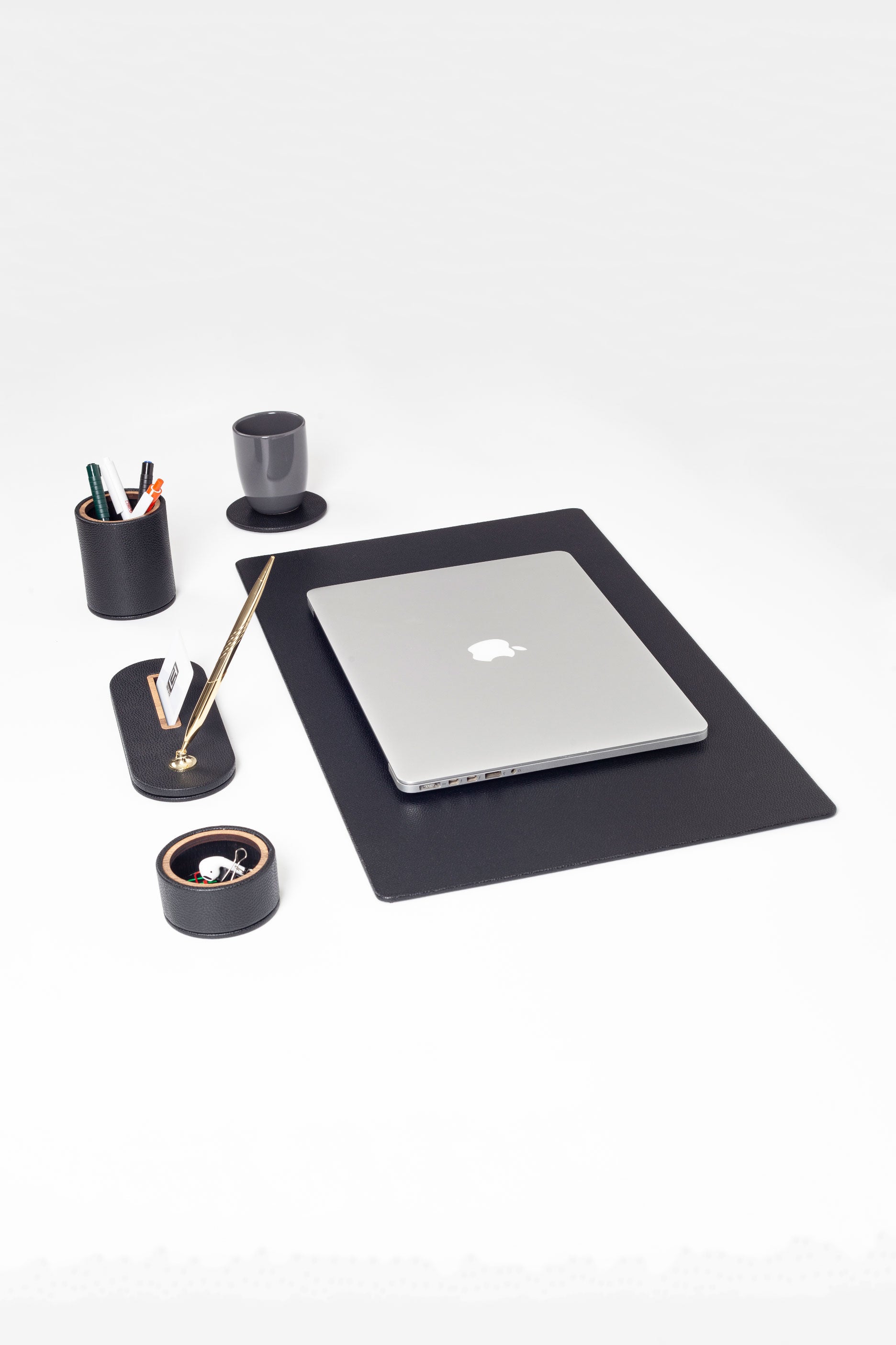 Polo Plus Leather Desktop Set Black 5 Pieces Wooden Detailed