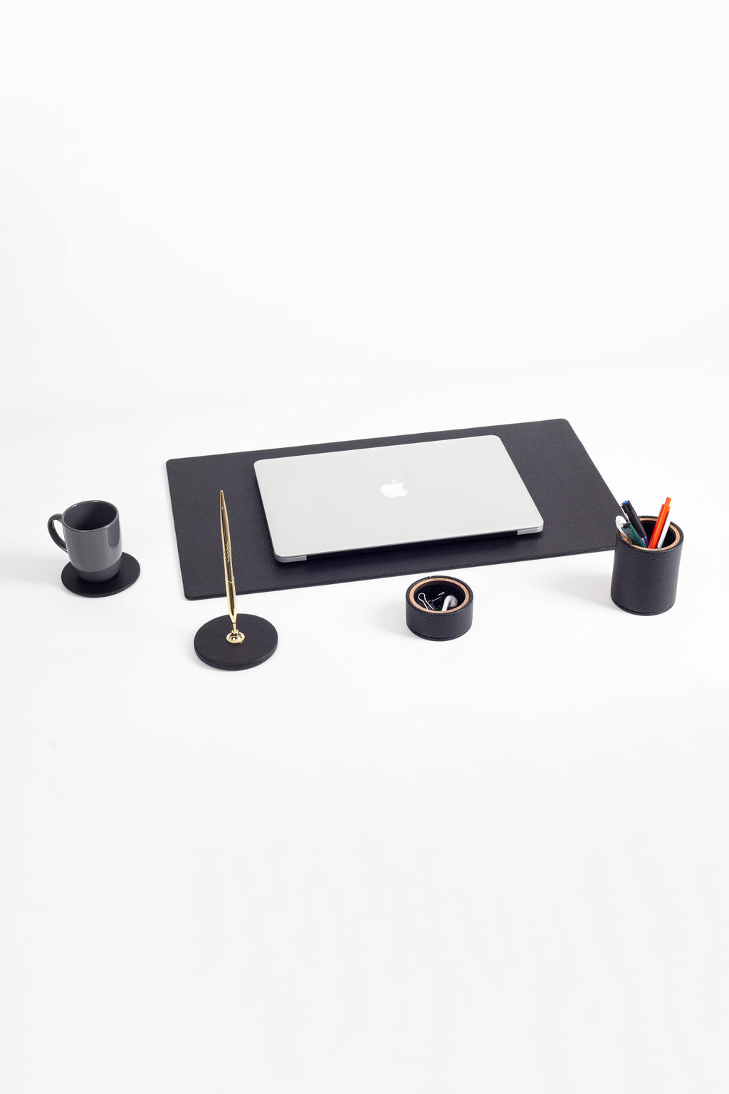 Polo Leather Desktop Set Black 5 Pieces Wooden Detailed With Gold Pen