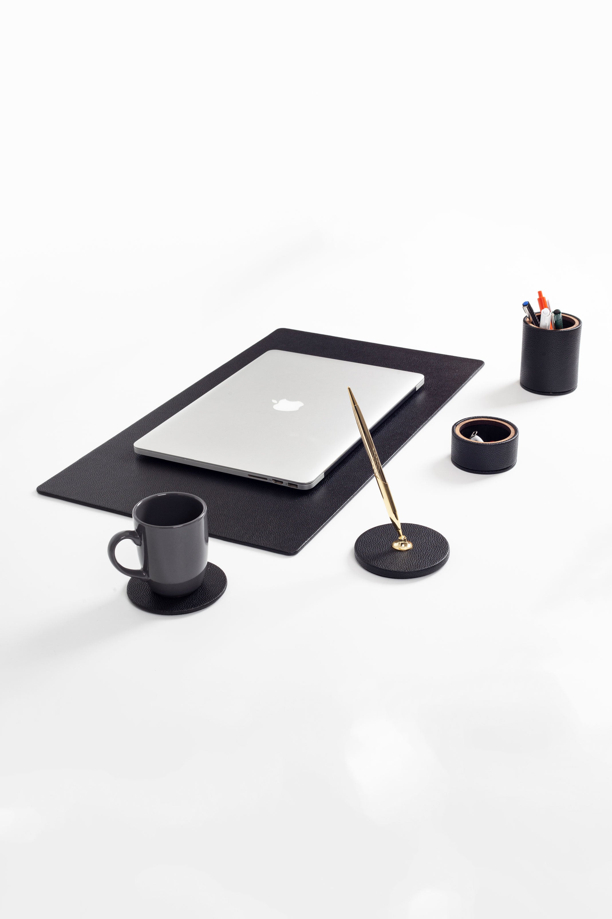 Polo Leather Desktop Set Black 5 Pieces Wooden Detailed With Gold Pen