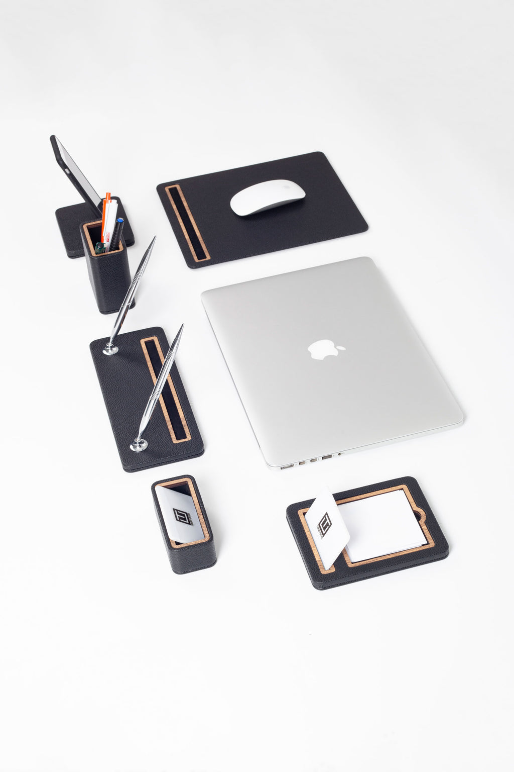 Pera 6 Piece Desktop Set Black Wood Detailed