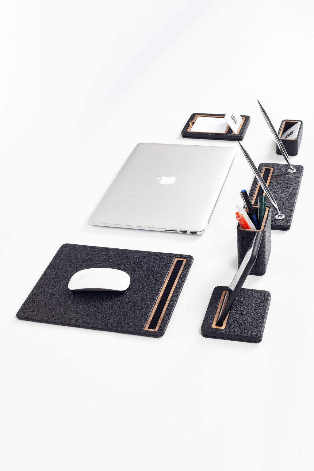 Pera 6 Piece Desktop Set Black Wood Detailed