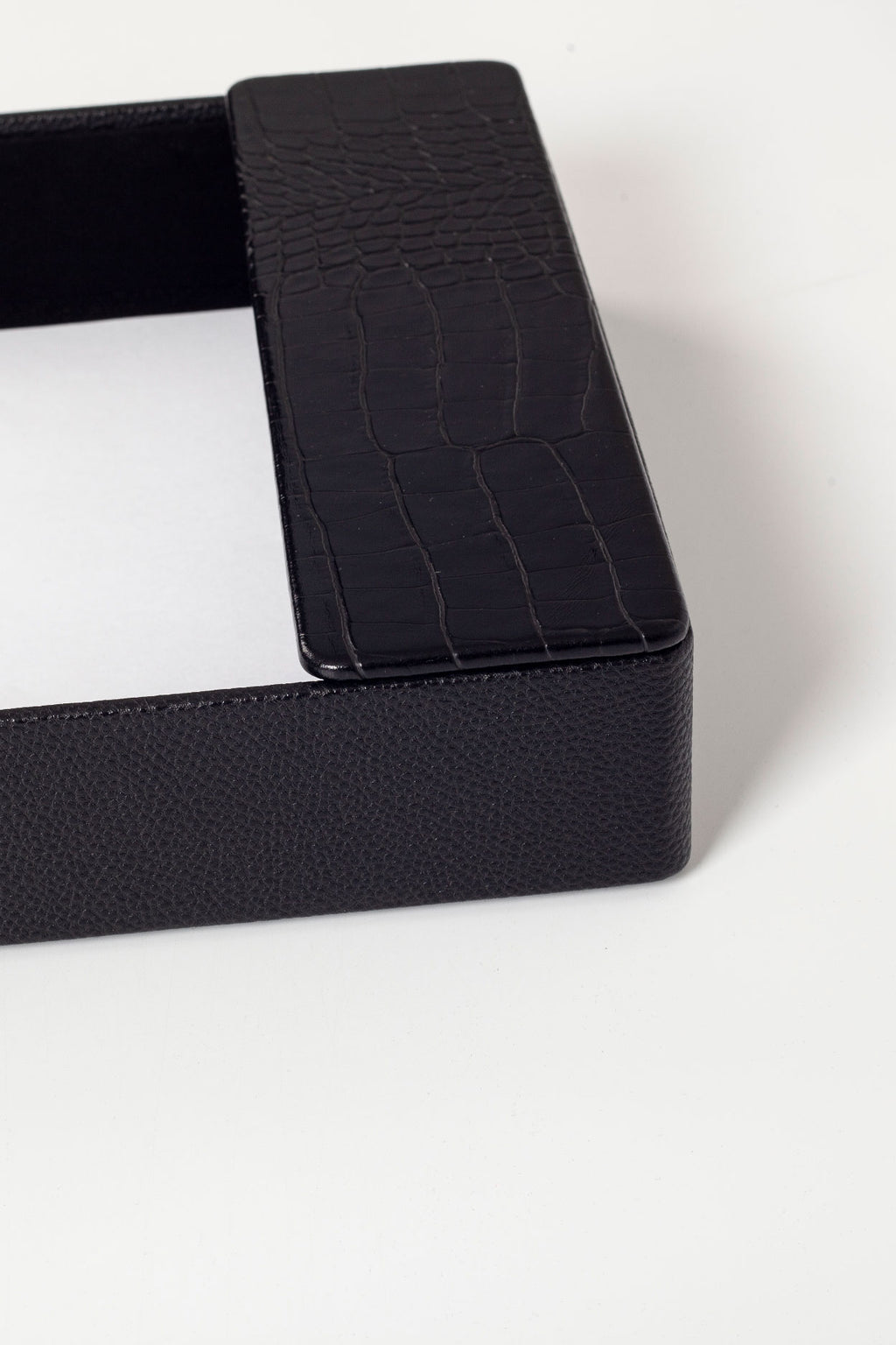 Felix Leather Document Rack Black Croco Detail