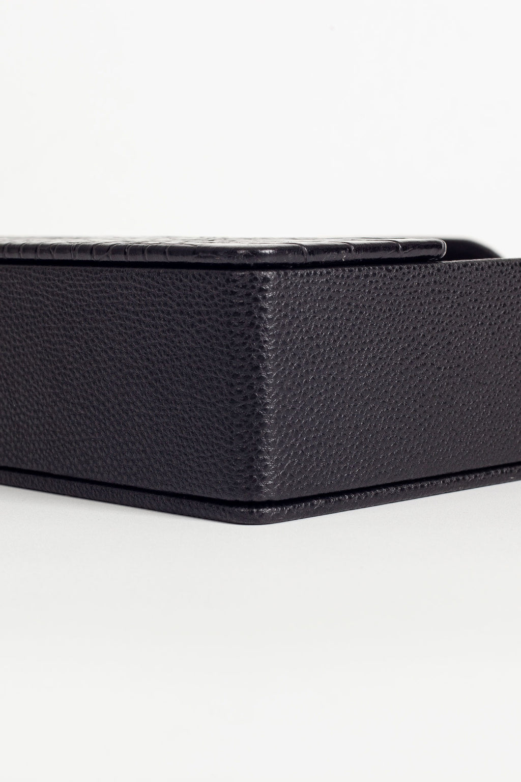 Roma Leather Document Rack Black Croco Detail